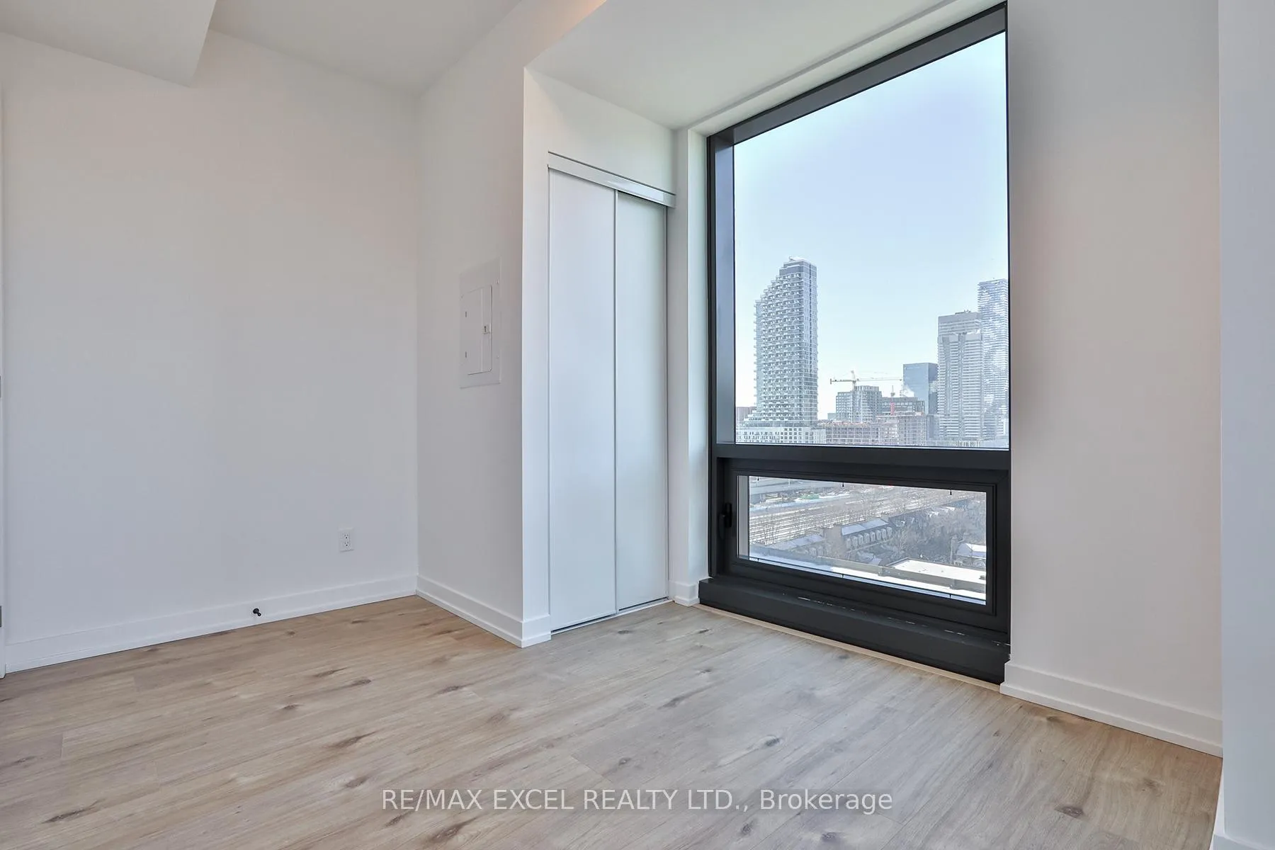 Photo 11 of Unit 1208, 35 Parliament Street, Toronto, Waterfront Communities — HOMEH