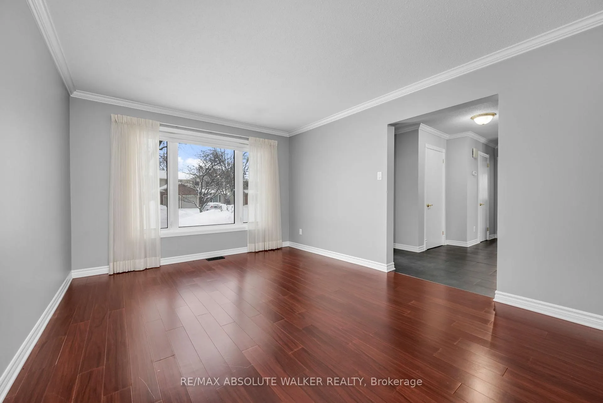Photo 5 of 944 Raftsman Lane, Ottawa, Convent Glen — HOMEH