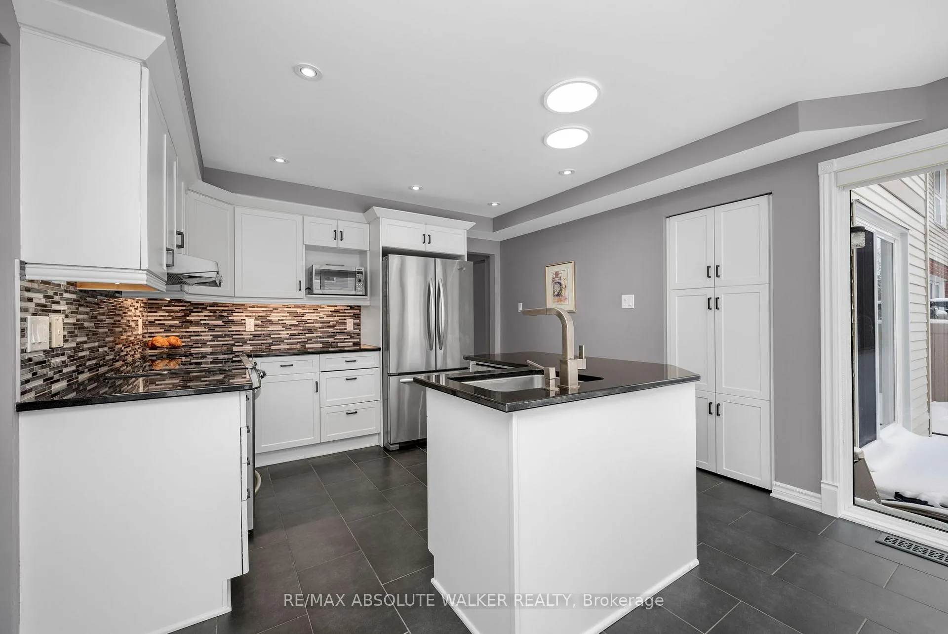 Photo 13 of 944 Raftsman Lane, Ottawa, Convent Glen — HOMEH