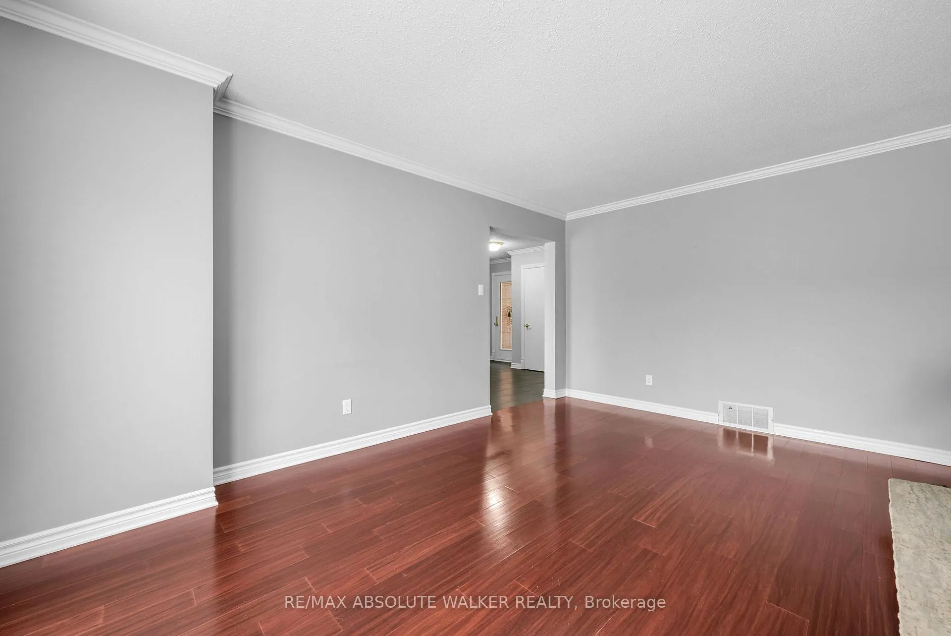 Photo 21 of 944 Raftsman Lane, Ottawa, Convent Glen — HOMEH