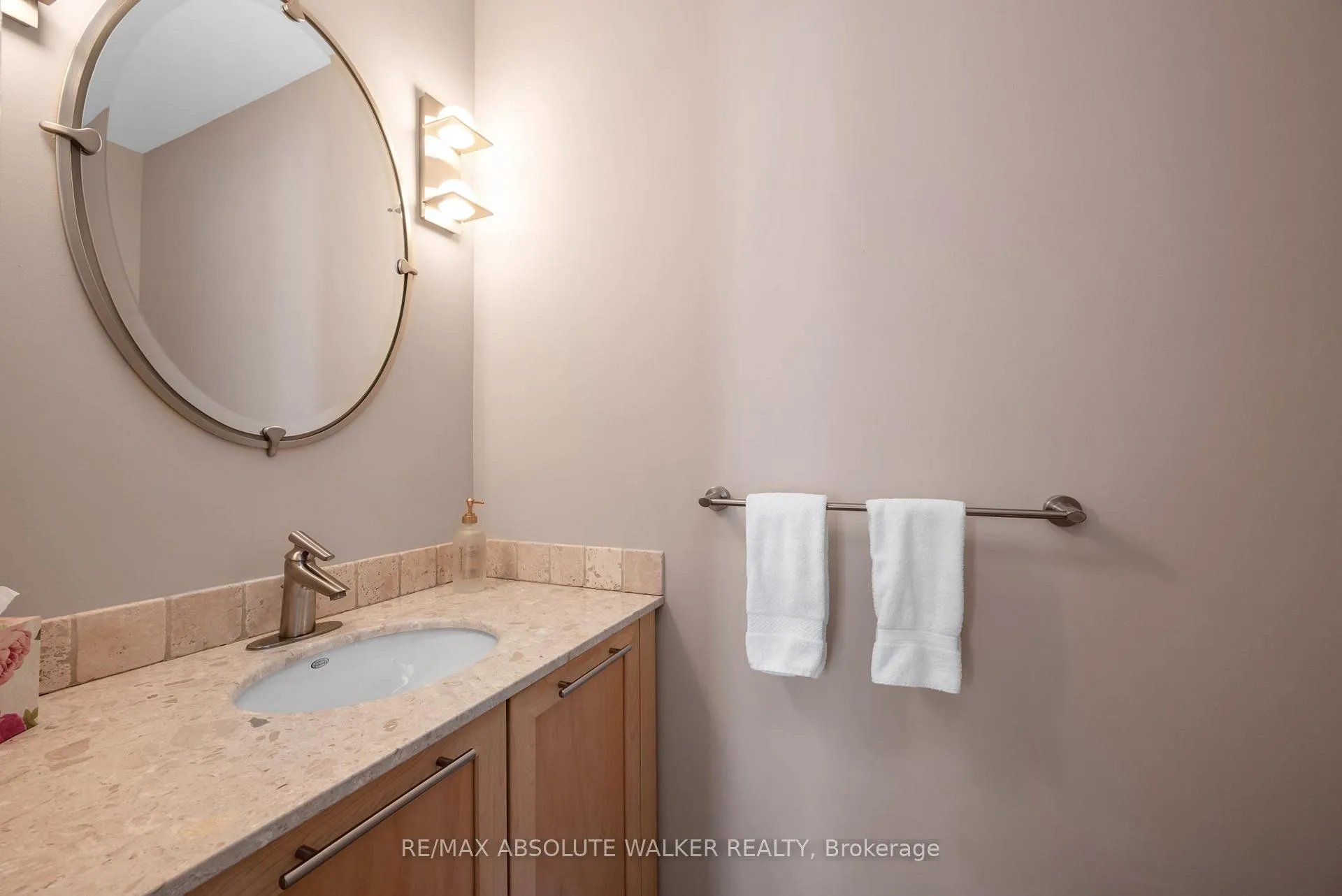 Photo 23 of 944 Raftsman Lane, Ottawa, Convent Glen — HOMEH