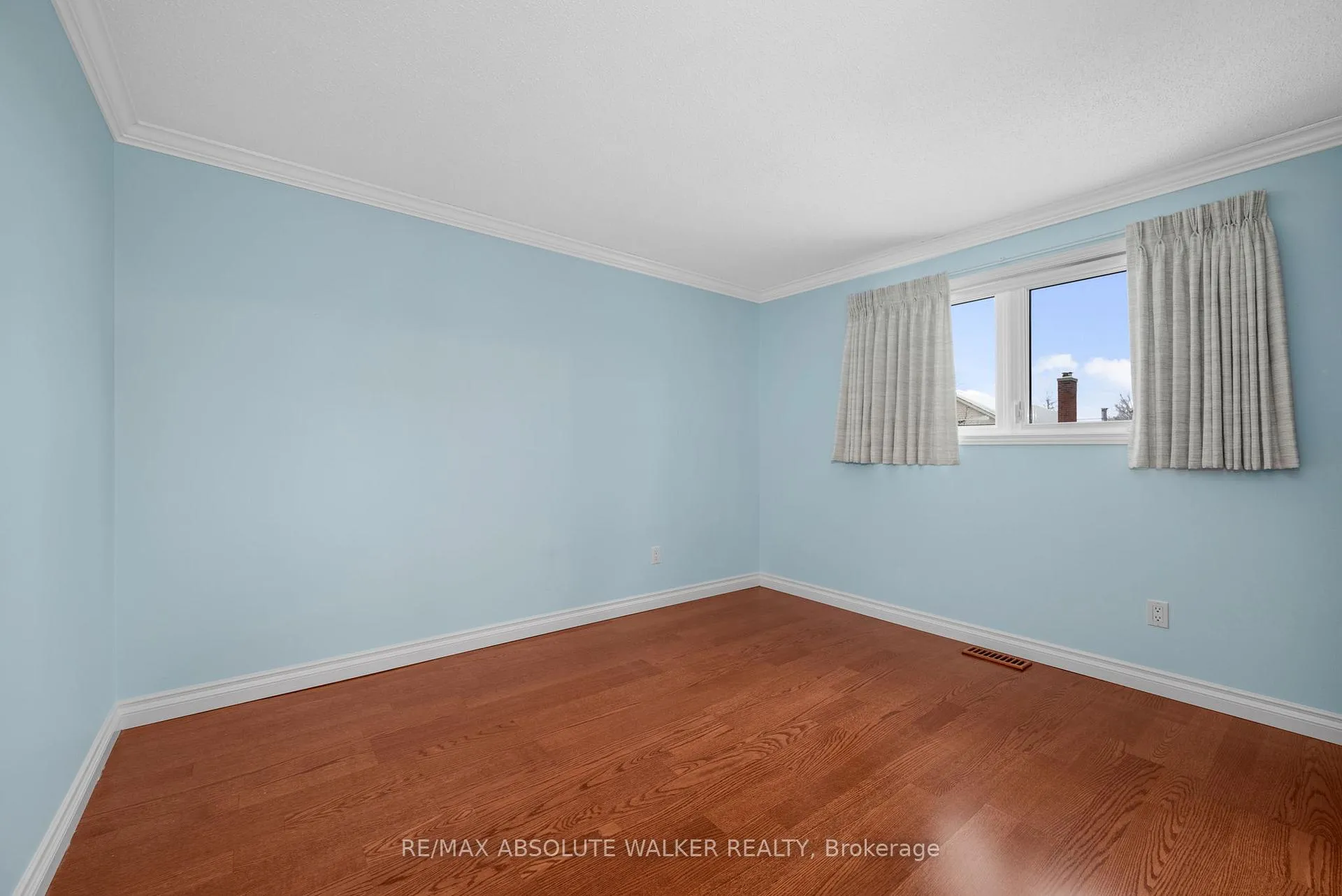 Photo 32 of 944 Raftsman Lane, Ottawa, Convent Glen — HOMEH