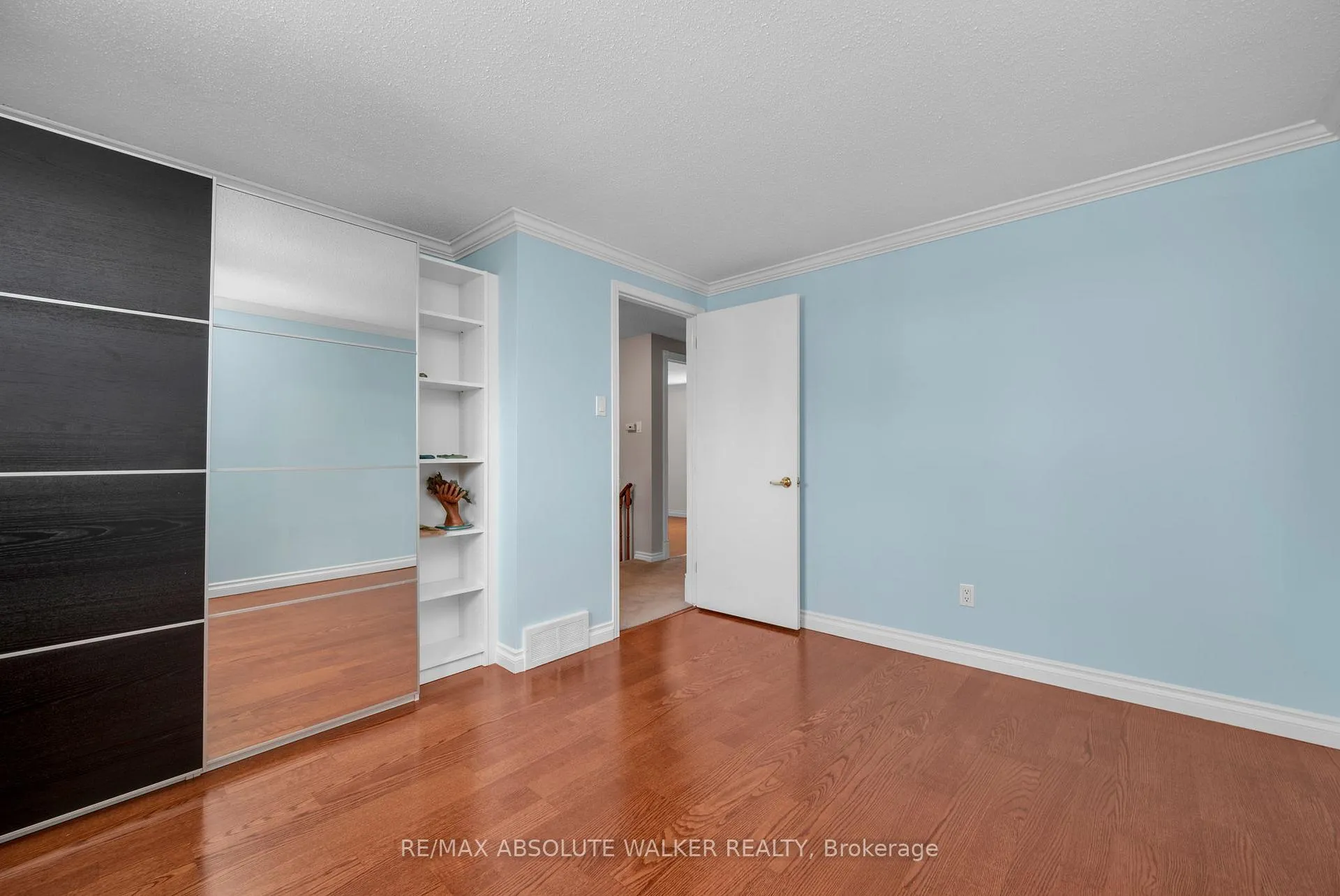 Photo 33 of 944 Raftsman Lane, Ottawa, Convent Glen — HOMEH