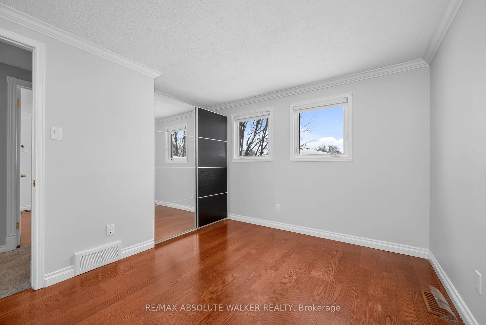 Photo 36 of 944 Raftsman Lane, Ottawa, Convent Glen — HOMEH