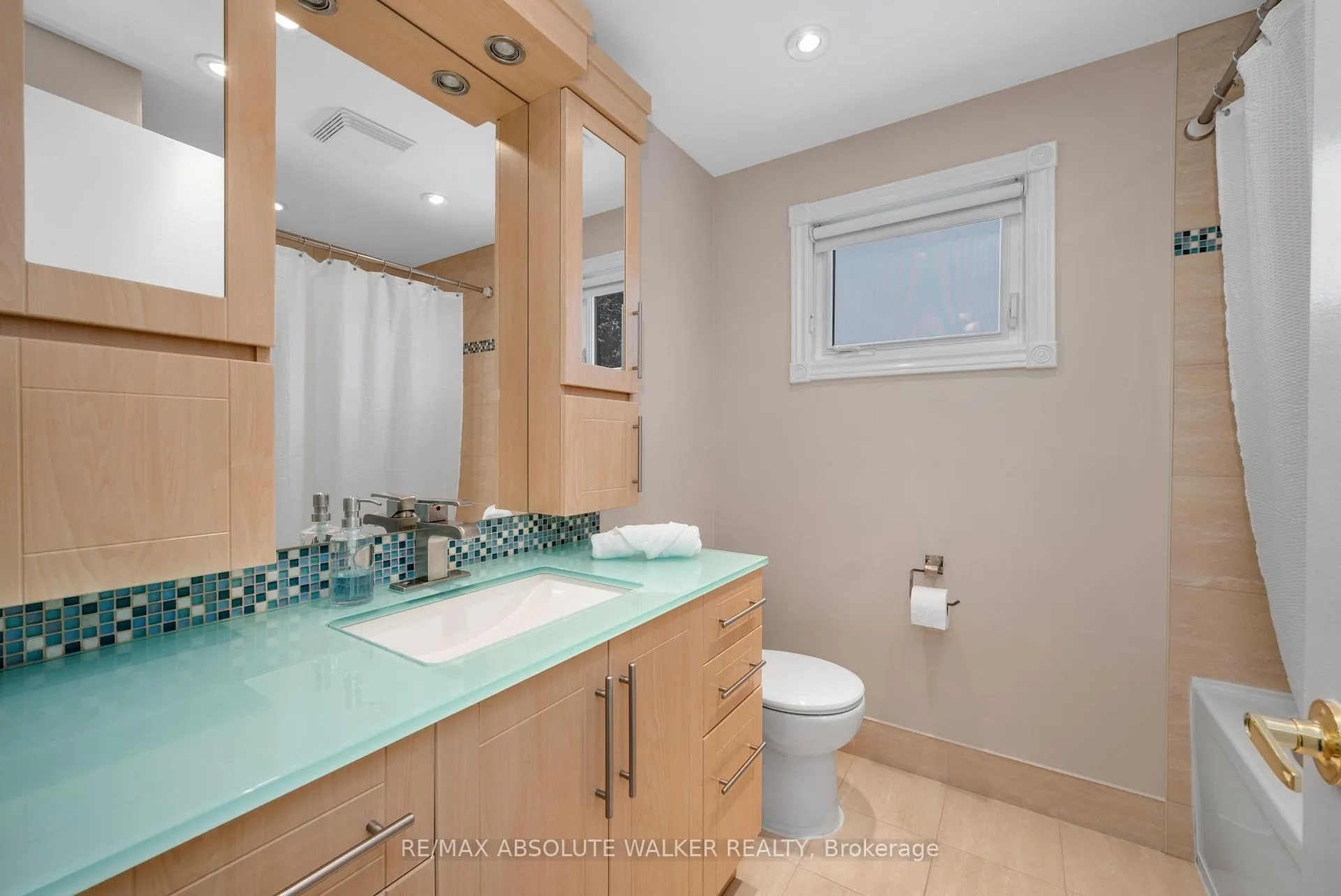 Photo 40 of 944 Raftsman Lane, Ottawa, Convent Glen — HOMEH