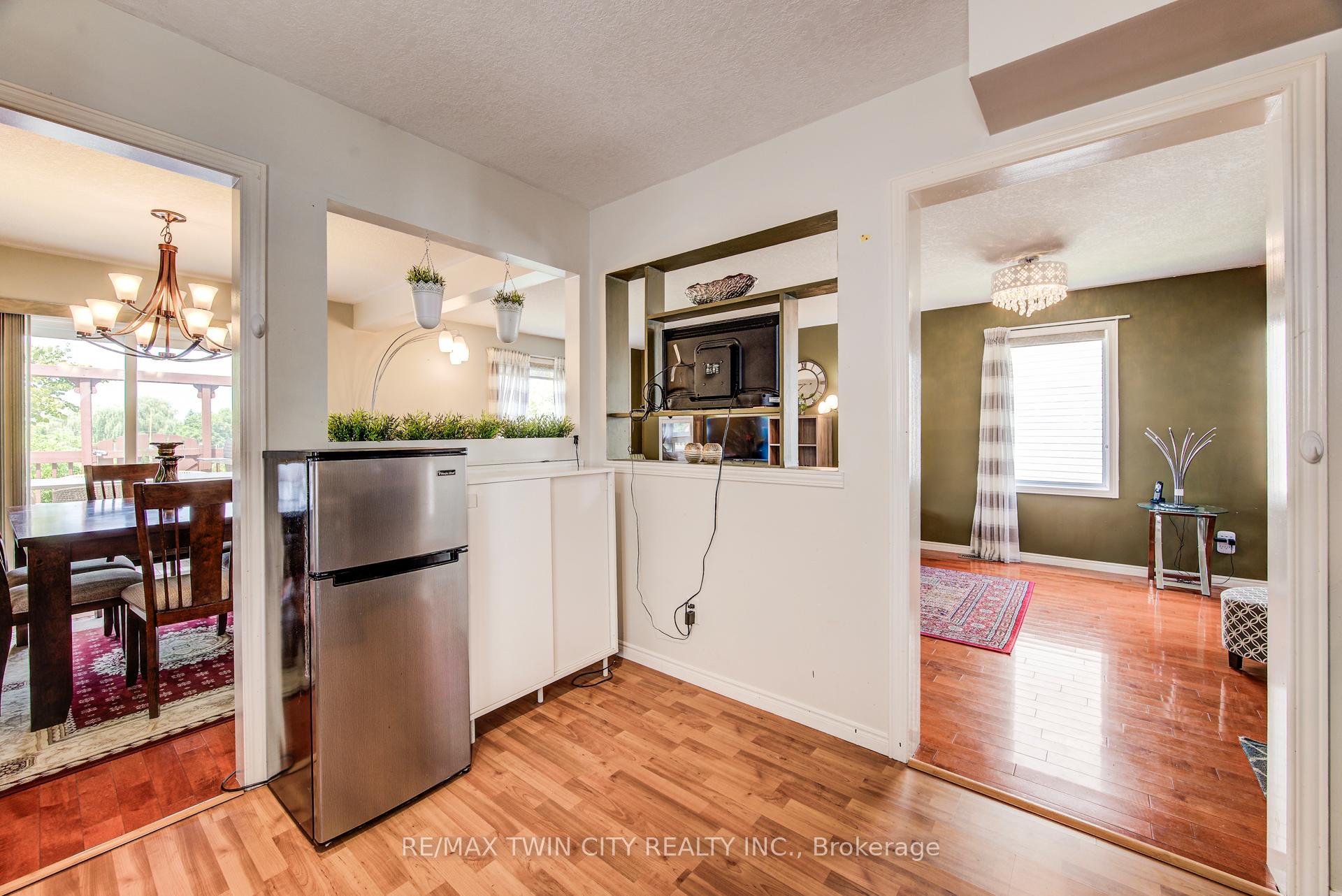 Photo 16 of 160 Hidden Creek Drive, Kitchener — HOMEH