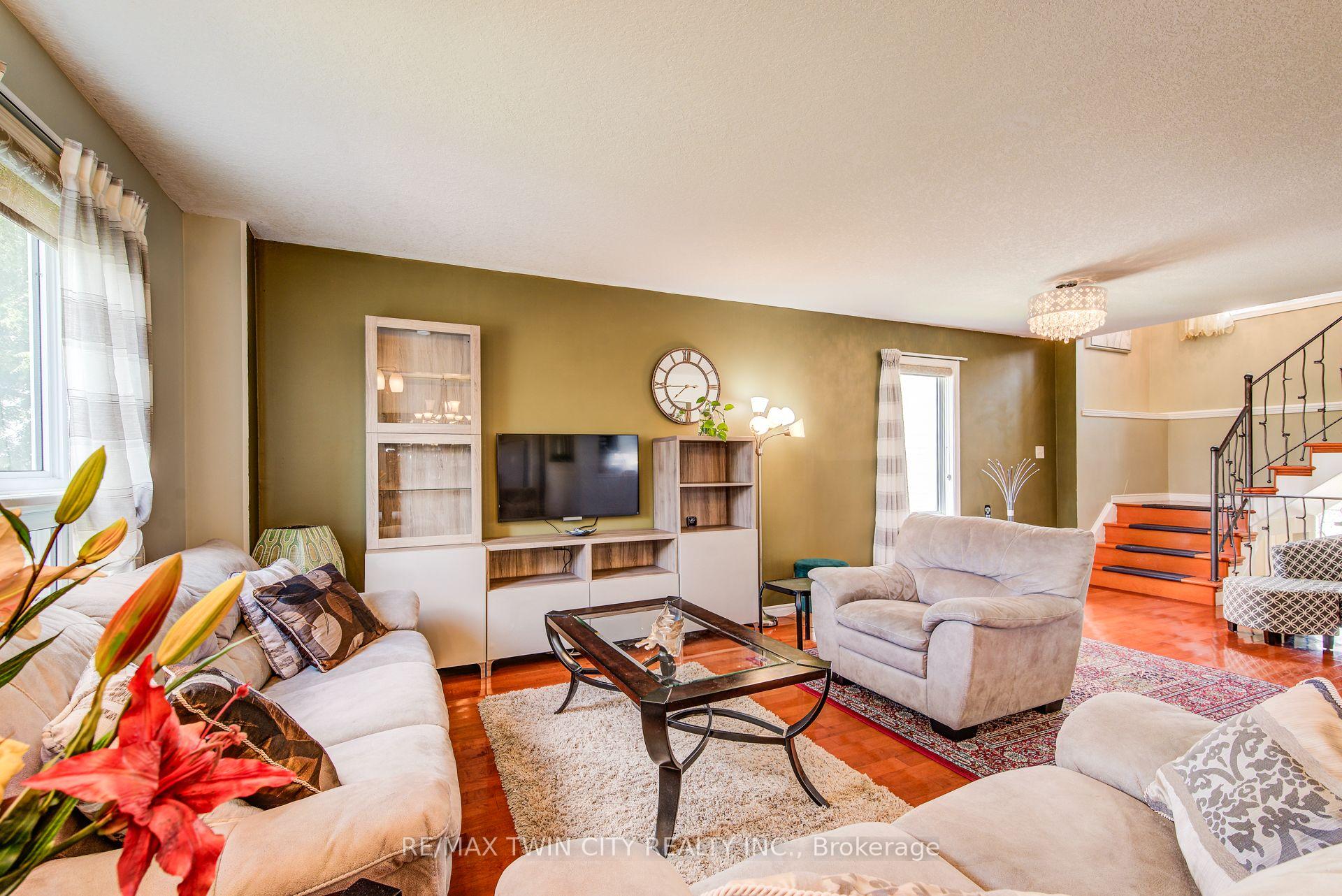 Photo 20 of 160 Hidden Creek Drive, Kitchener — HOMEH