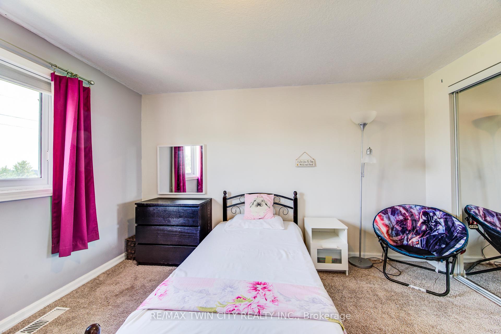 Photo 32 of 160 Hidden Creek Drive, Kitchener — HOMEH