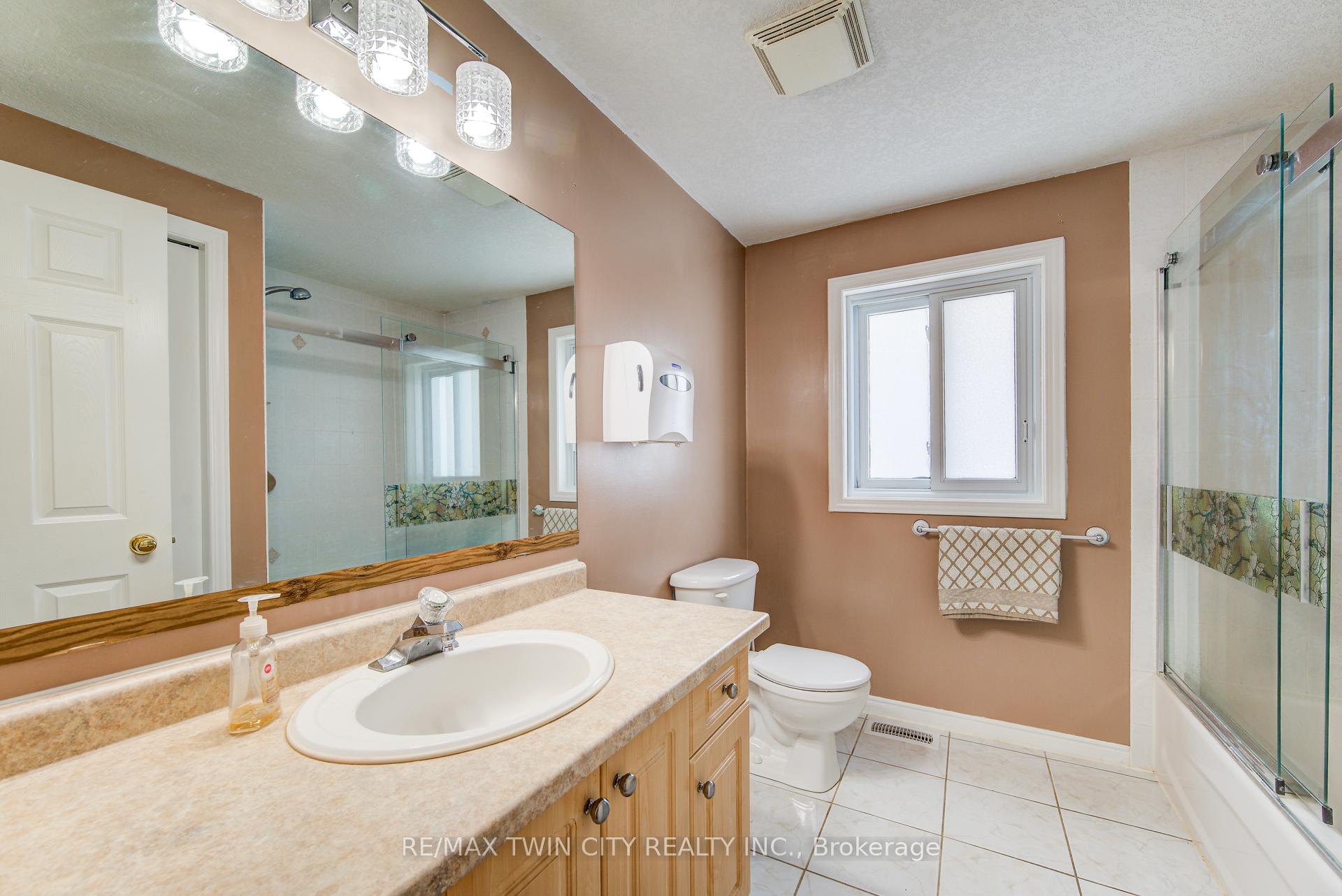 Photo 33 of 160 Hidden Creek Drive, Kitchener — HOMEH