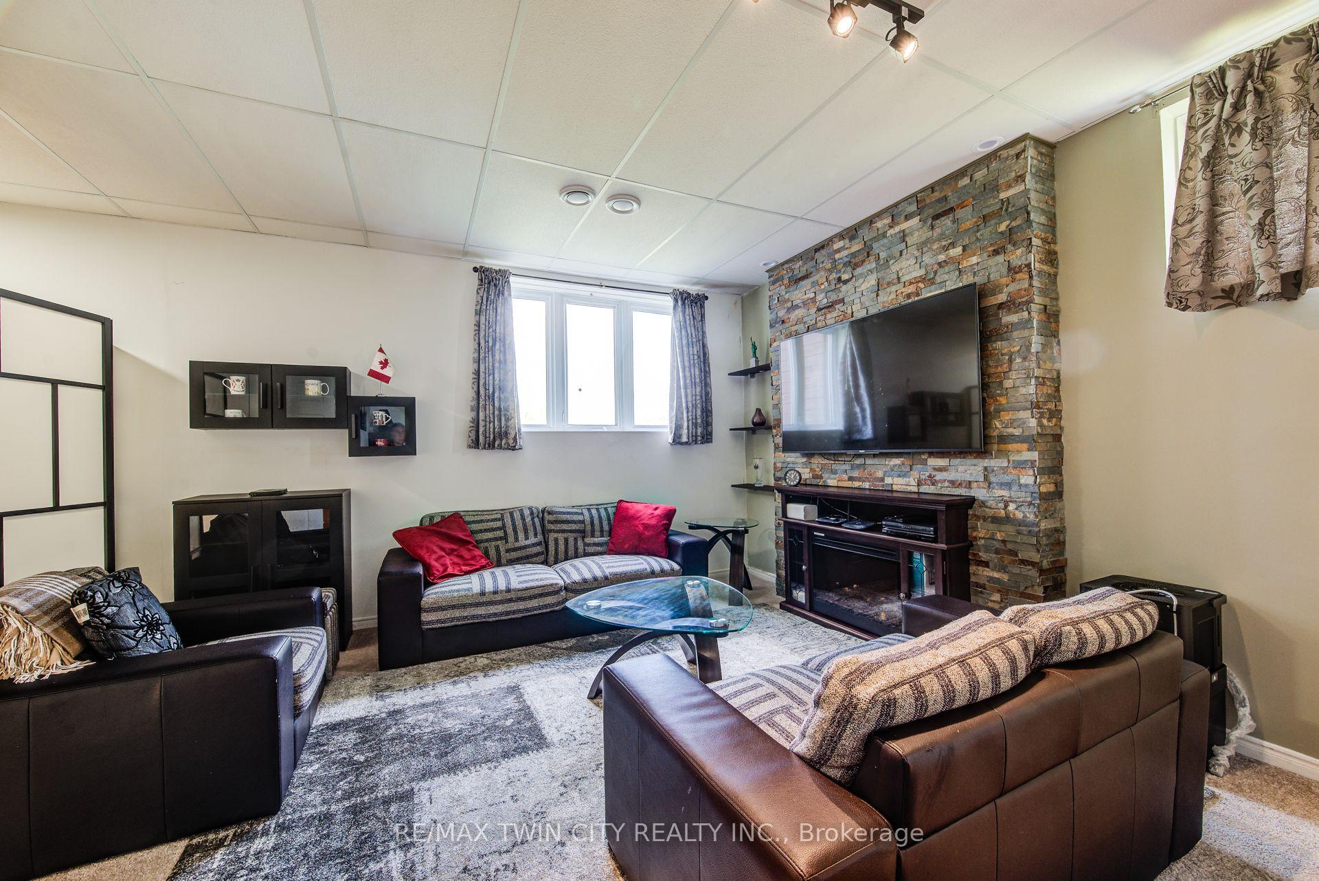 Photo 35 of 160 Hidden Creek Drive, Kitchener — HOMEH