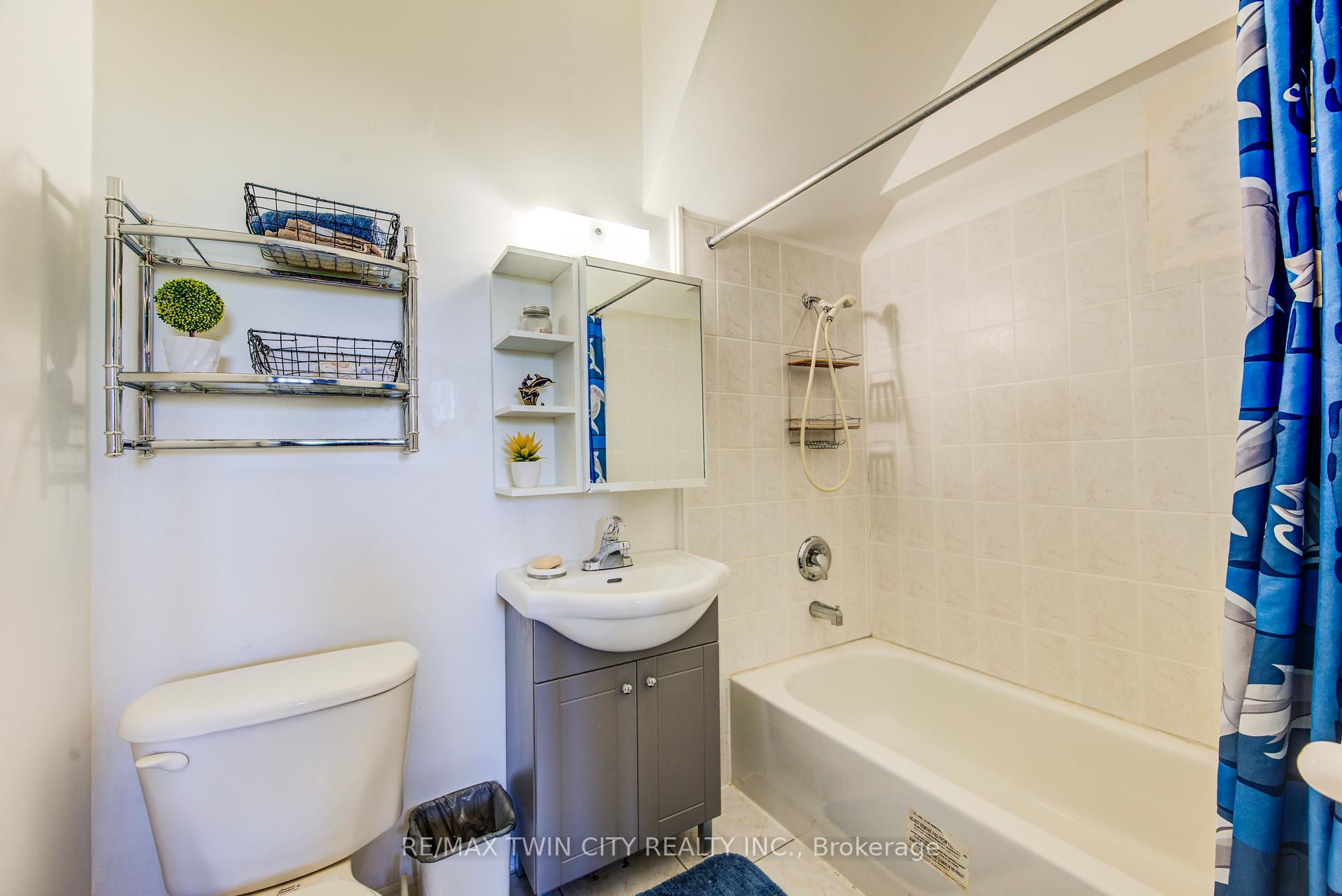 Photo 38 of 160 Hidden Creek Drive, Kitchener — HOMEH