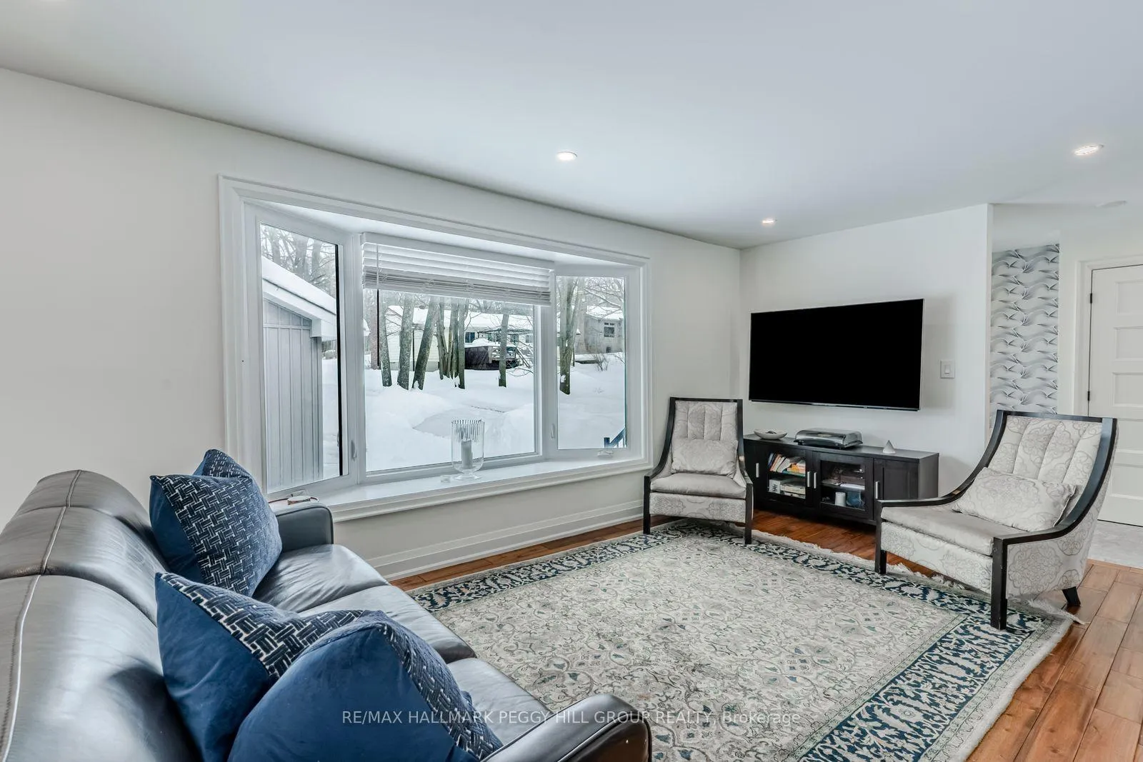Photo 3 of 1127 Sunnidale Road, Springwater, Centre Vespra — HOMEH