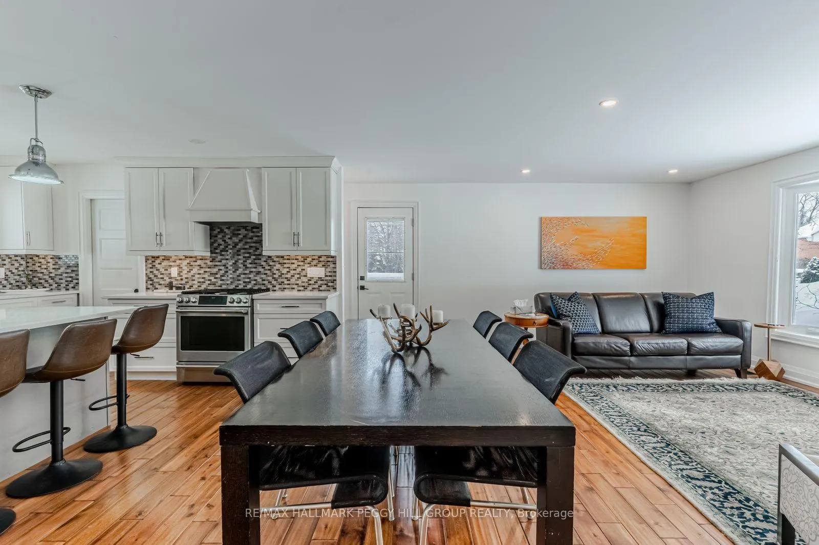 Photo 4 of 1127 Sunnidale Road, Springwater, Centre Vespra — HOMEH