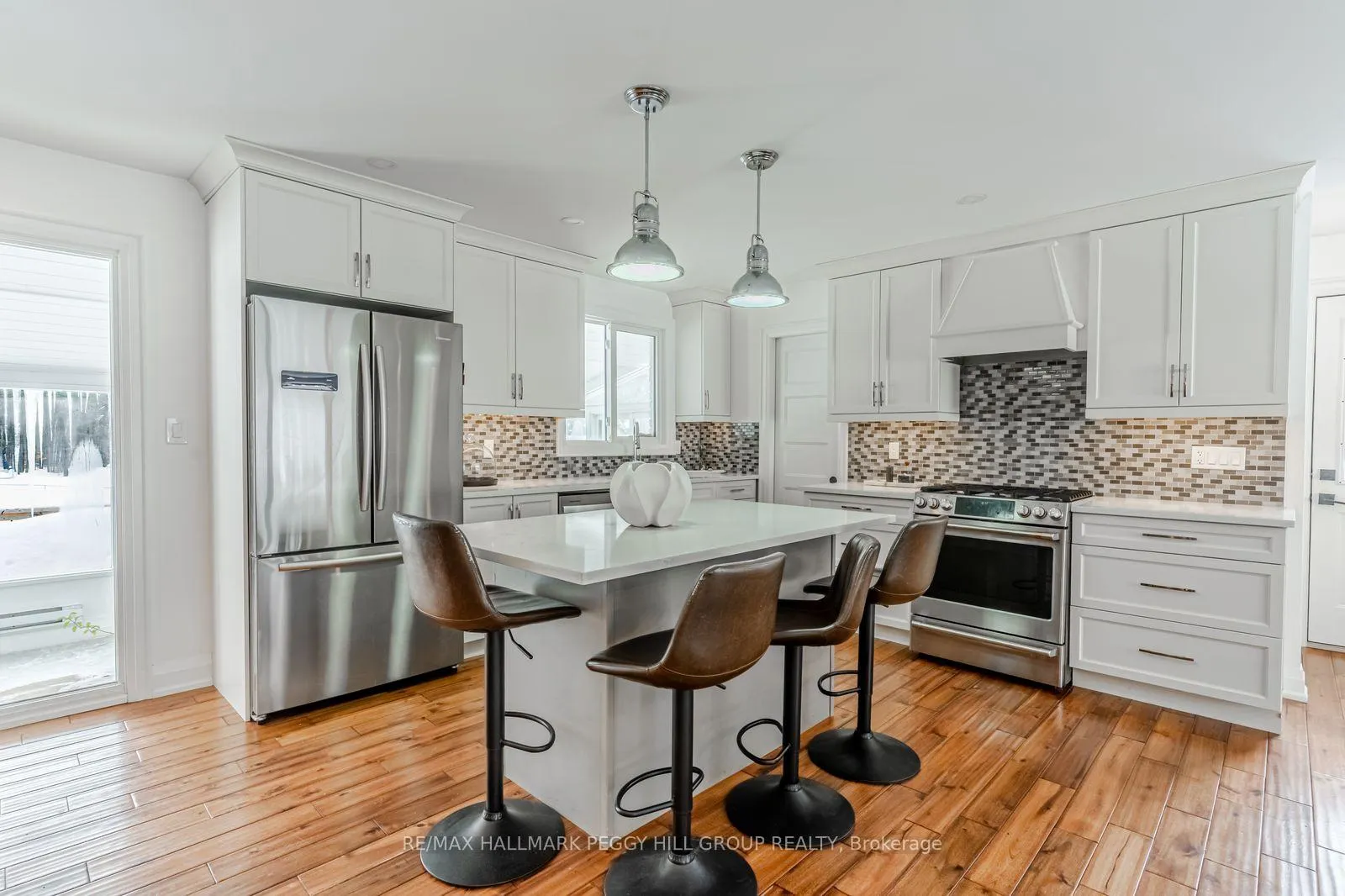 Photo 5 of 1127 Sunnidale Road, Springwater, Centre Vespra — HOMEH