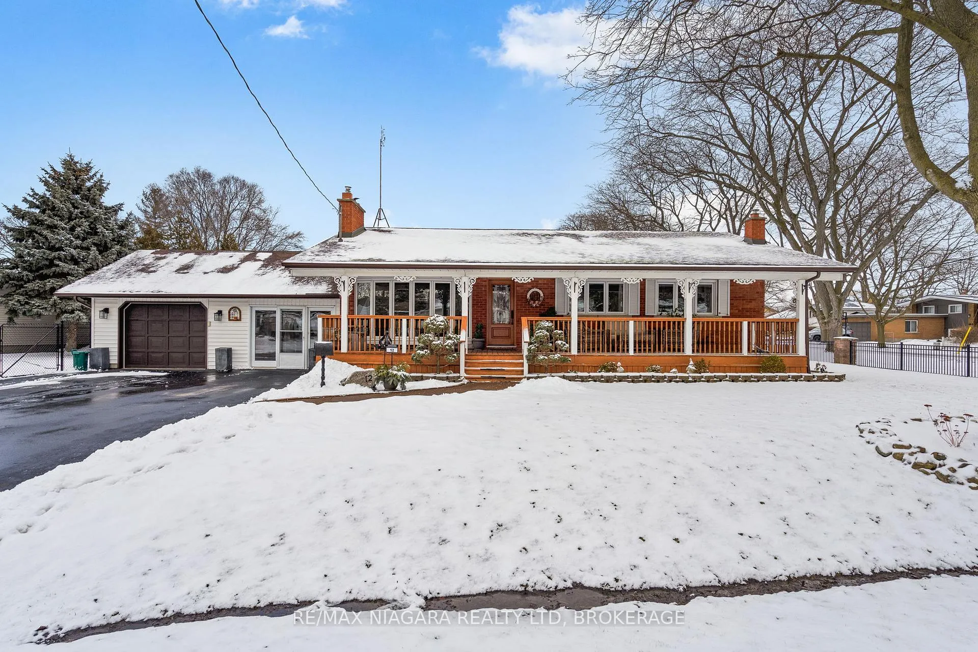 Photo 1 of 12 Aquadale Drive, St. Catharines, Lakeshore — HOMEH