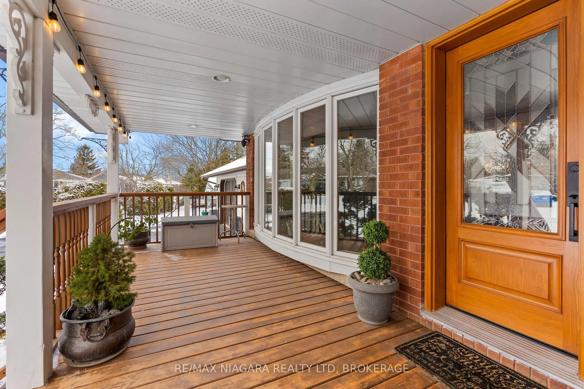 Photo 4 of 12 Aquadale Drive, St. Catharines, Lakeshore — HOMEH