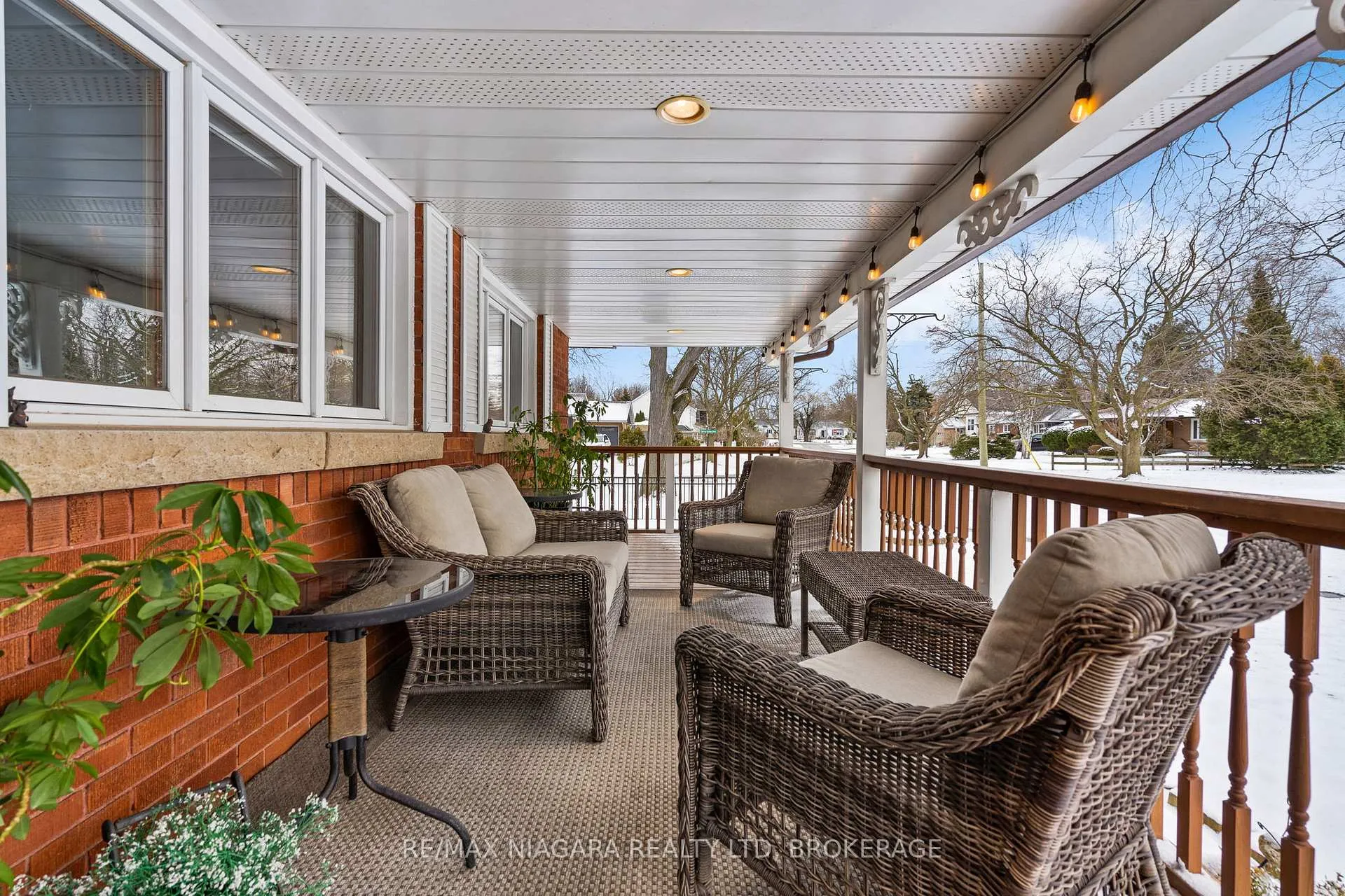 Photo 5 of 12 Aquadale Drive, St. Catharines, Lakeshore — HOMEH