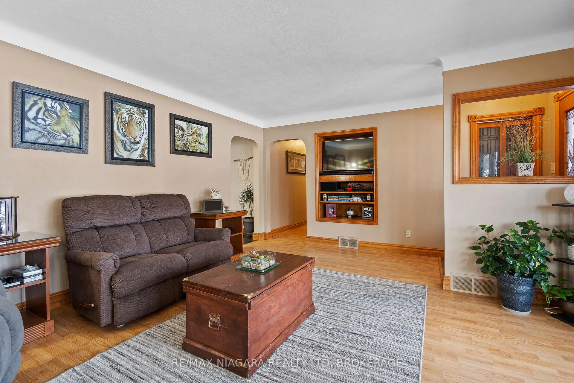 Photo 8 of 12 Aquadale Drive, St. Catharines, Lakeshore — HOMEH