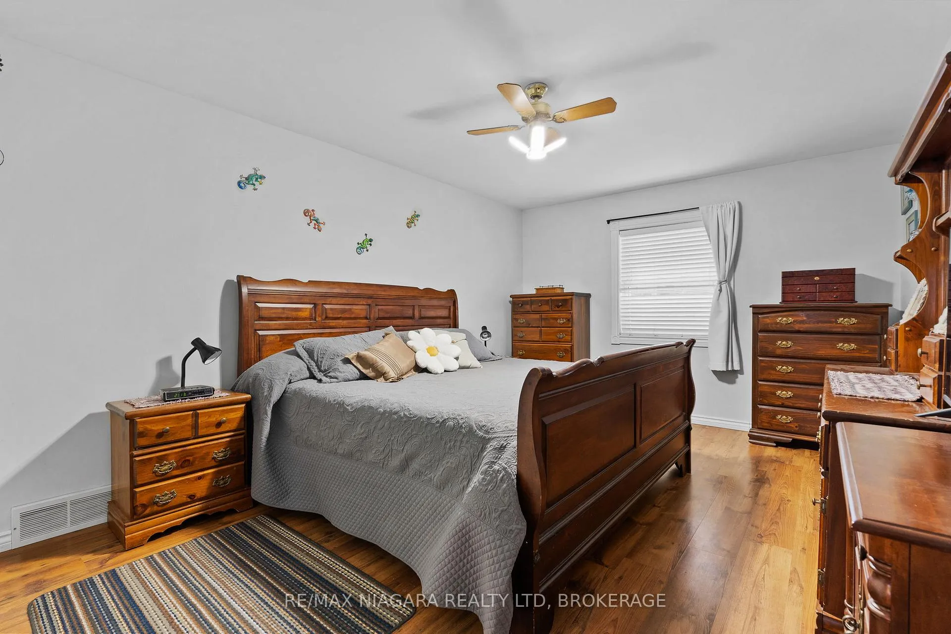 Photo 16 of 12 Aquadale Drive, St. Catharines, Lakeshore — HOMEH