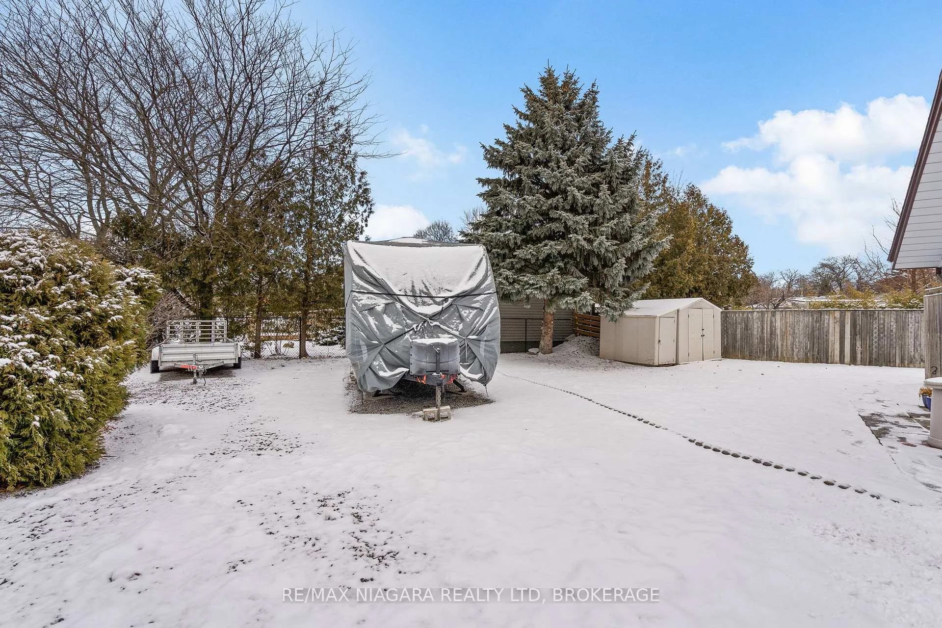 Photo 35 of 12 Aquadale Drive, St. Catharines, Lakeshore — HOMEH