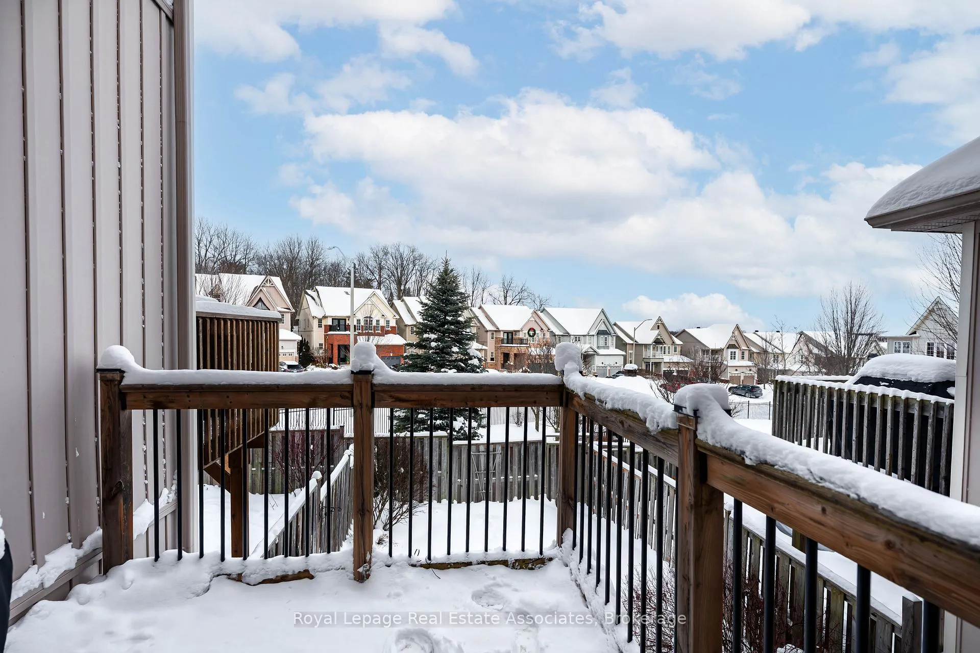 Photo 14 of 44 Sutcliff Lane, Halton Hills, Georgetown — HOMEH
