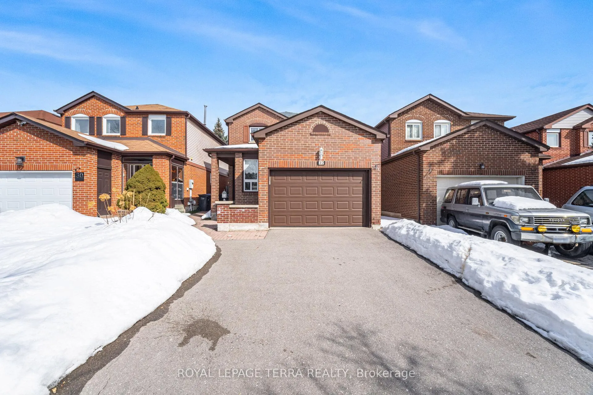 Photo 2 of 32 Bridekirk Place, Brampton, Fletcher's West — HOMEH