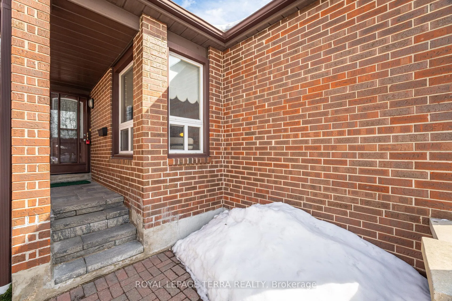 Photo 4 of 32 Bridekirk Place, Brampton, Fletcher's West — HOMEH
