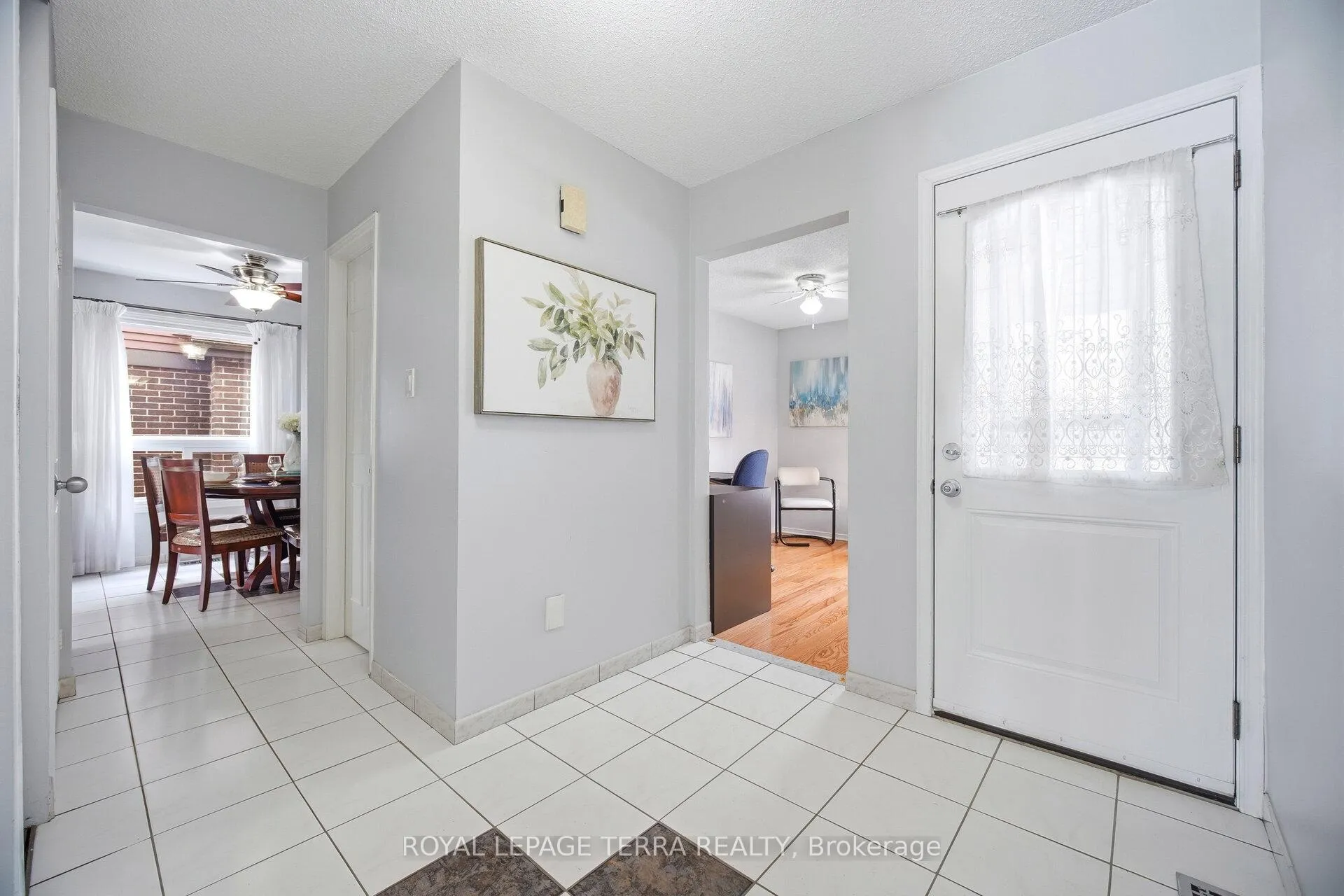 Photo 5 of 32 Bridekirk Place, Brampton, Fletcher's West — HOMEH