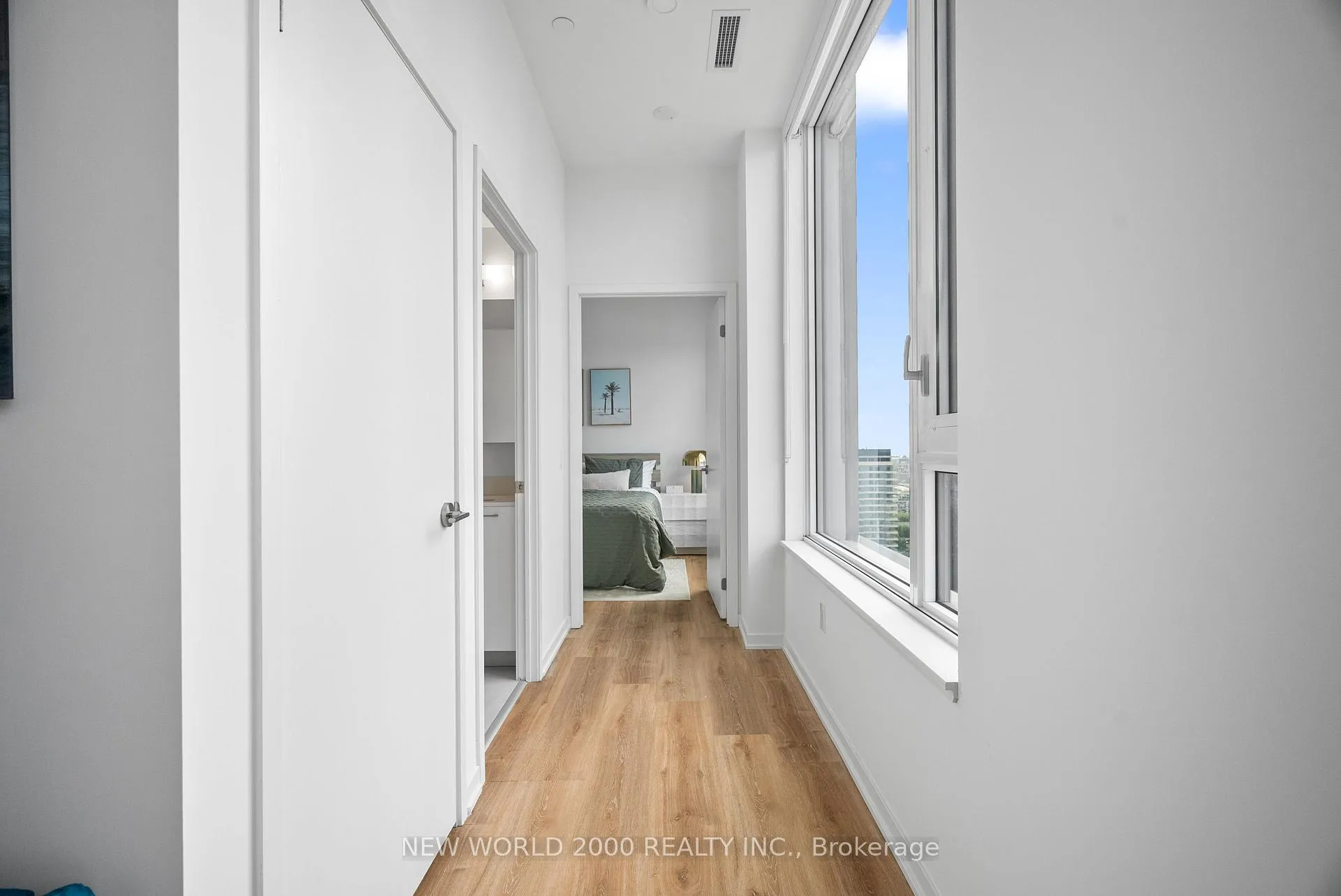 Photo 13 of Unit 2211, 101 Roehampton Avenue, Toronto, Mount Pleasant West — HOMEH