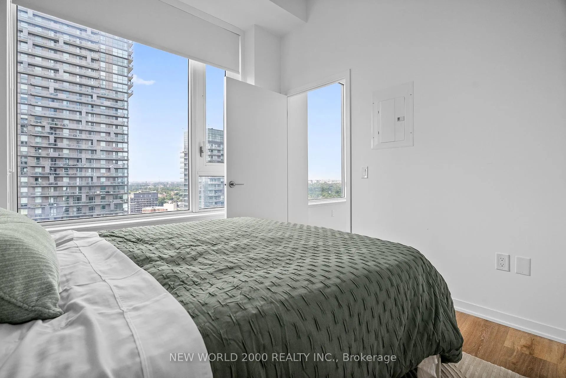 Photo 14 of Unit 2211, 101 Roehampton Avenue, Toronto, Mount Pleasant West — HOMEH