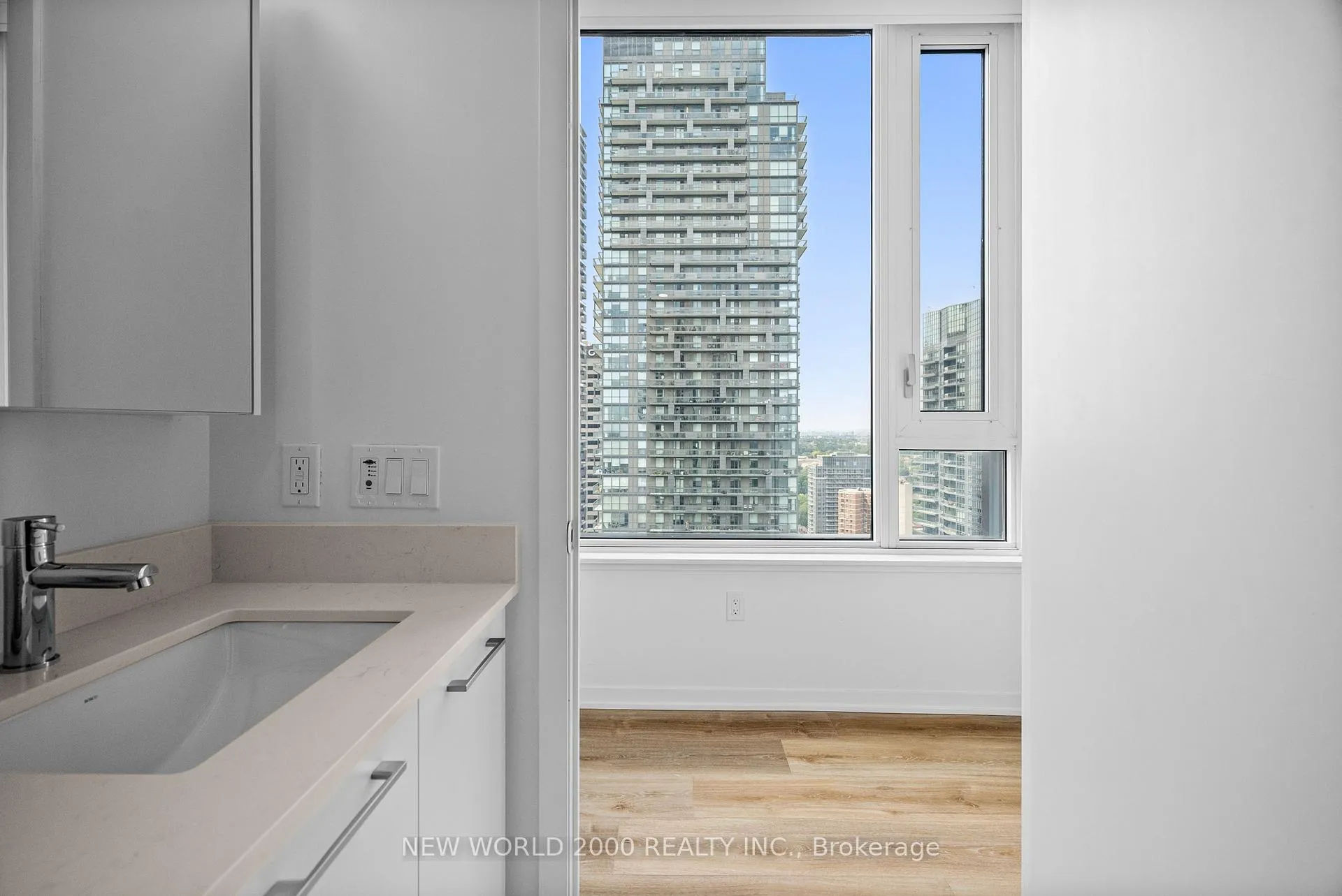 Photo 21 of Unit 2211, 101 Roehampton Avenue, Toronto, Mount Pleasant West — HOMEH