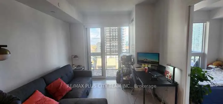 Photo 2 of Unit 1402, 39 Roehampton Avenue, Toronto, Mount Pleasant West — HOMEH