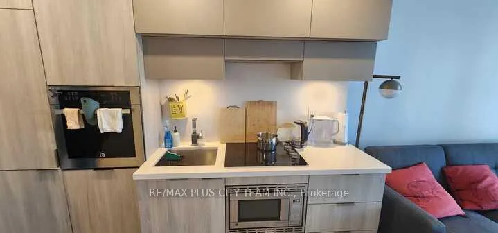 Photo 3 of Unit 1402, 39 Roehampton Avenue, Toronto, Mount Pleasant West — HOMEH
