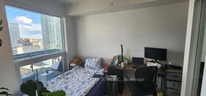 Photo 4 of Unit 1402, 39 Roehampton Avenue, Toronto, Mount Pleasant West — HOMEH