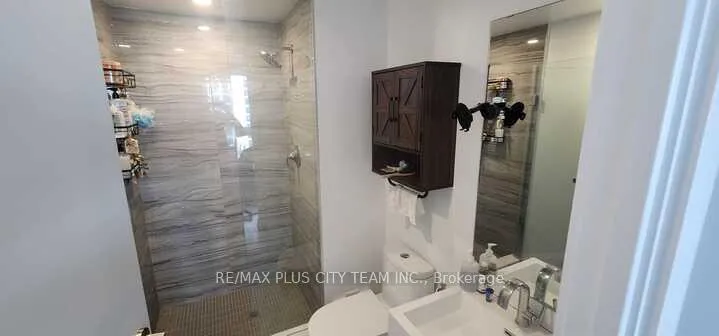Photo 5 of Unit 1402, 39 Roehampton Avenue, Toronto, Mount Pleasant West — HOMEH