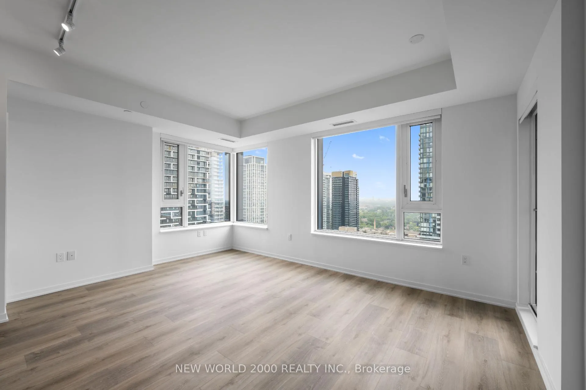 Photo 2 of Unit 3114, 101 Roehampton Avenue, Toronto, Mount Pleasant West — HOMEH