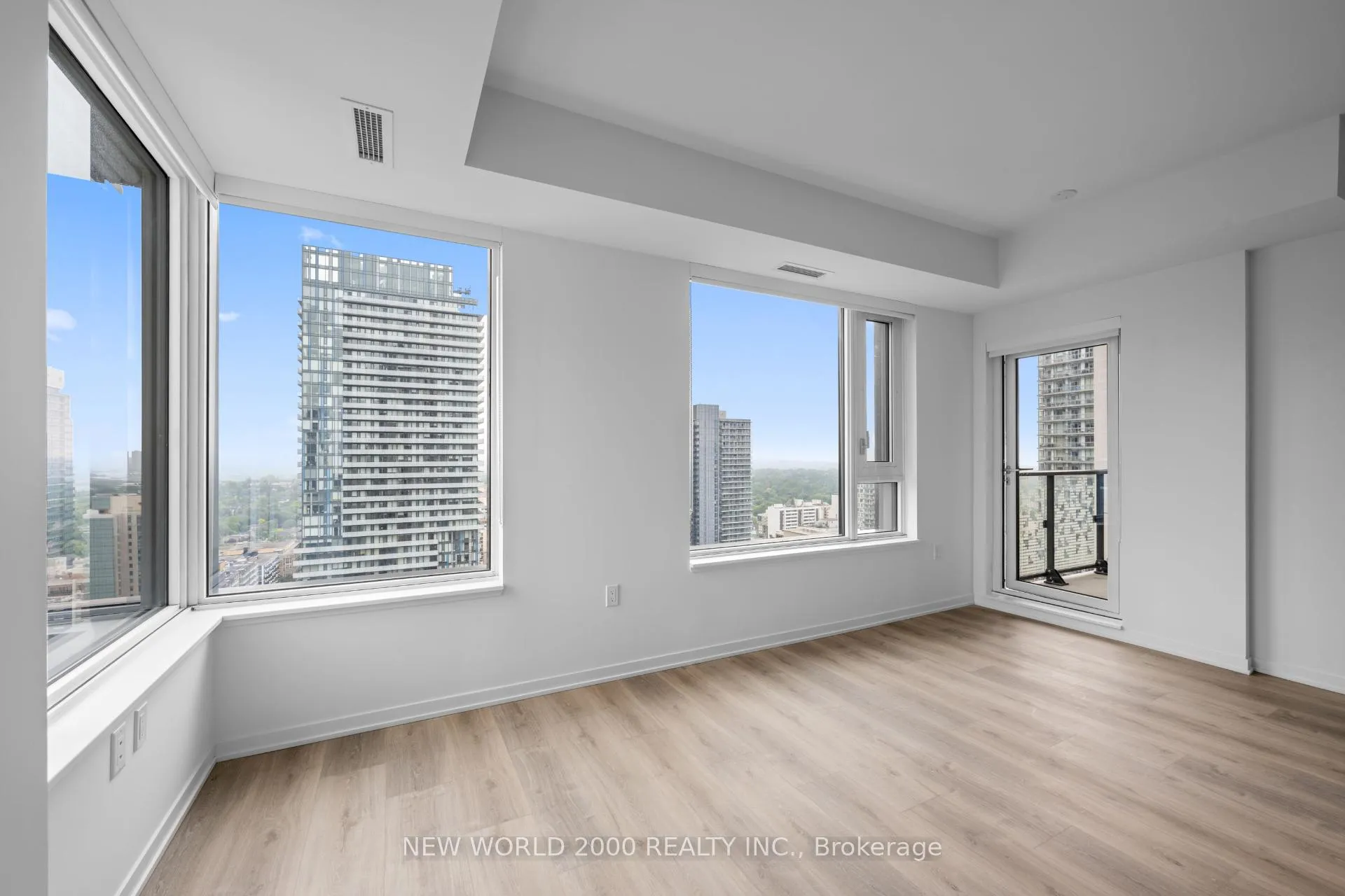 Photo 3 of Unit 3114, 101 Roehampton Avenue, Toronto, Mount Pleasant West — HOMEH