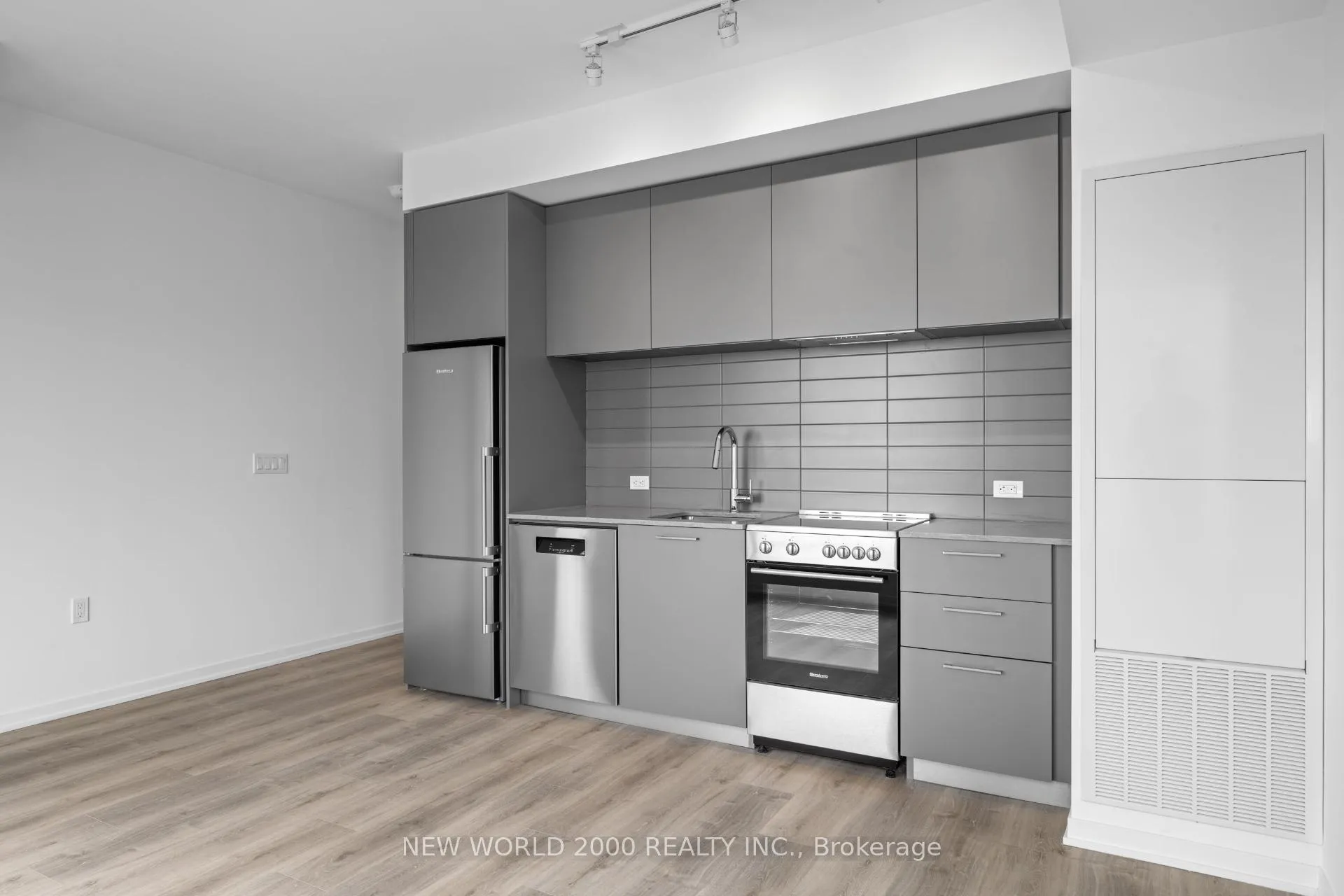 Photo 6 of Unit 3114, 101 Roehampton Avenue, Toronto, Mount Pleasant West — HOMEH