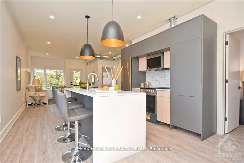 Photo 2 of Unit 4, 368 Chapel Street, Ottawa, Sandy Hill — HOMEH