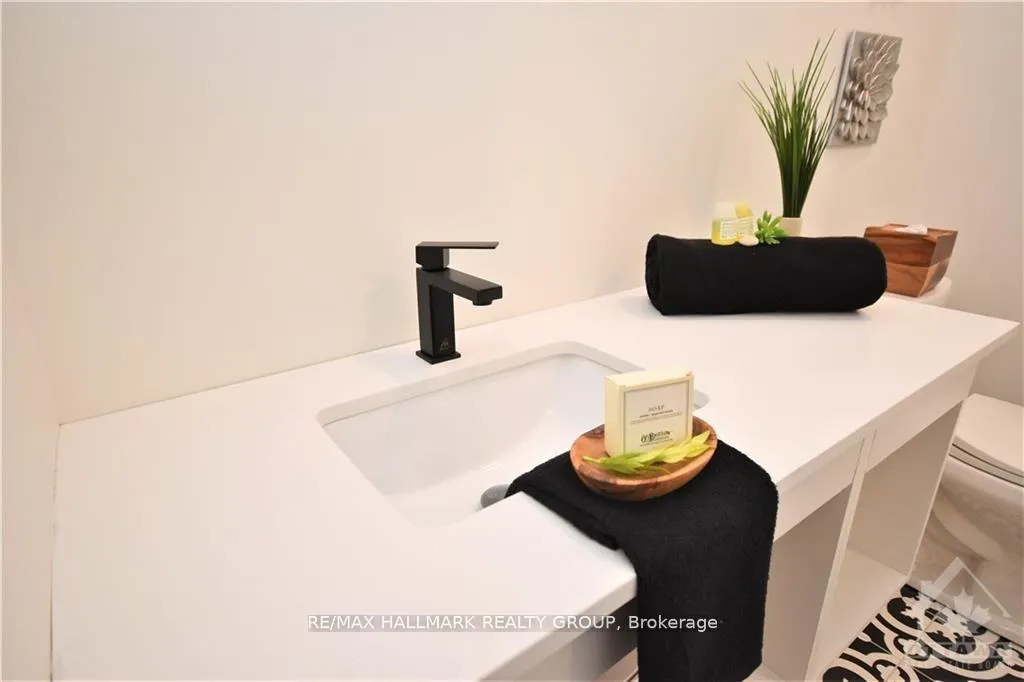Photo 19 of Unit 4, 368 Chapel Street, Ottawa, Sandy Hill — HOMEH