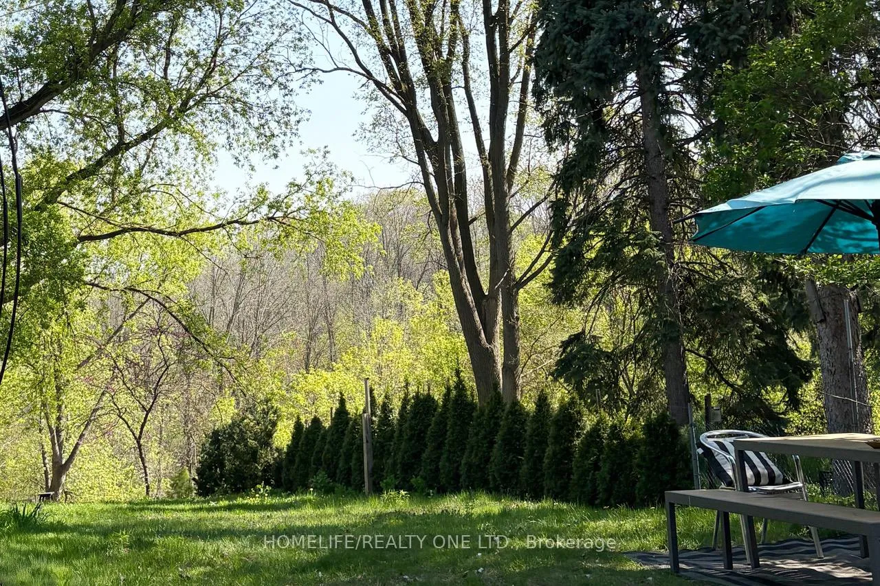Photo 5 of 247 Berry Road, Etobicoke, Stonegate-Queensway — HOMEH
