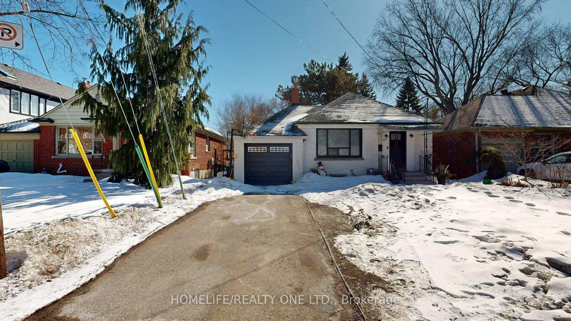 Photo 37 of 247 Berry Road, Etobicoke, Stonegate-Queensway — HOMEH