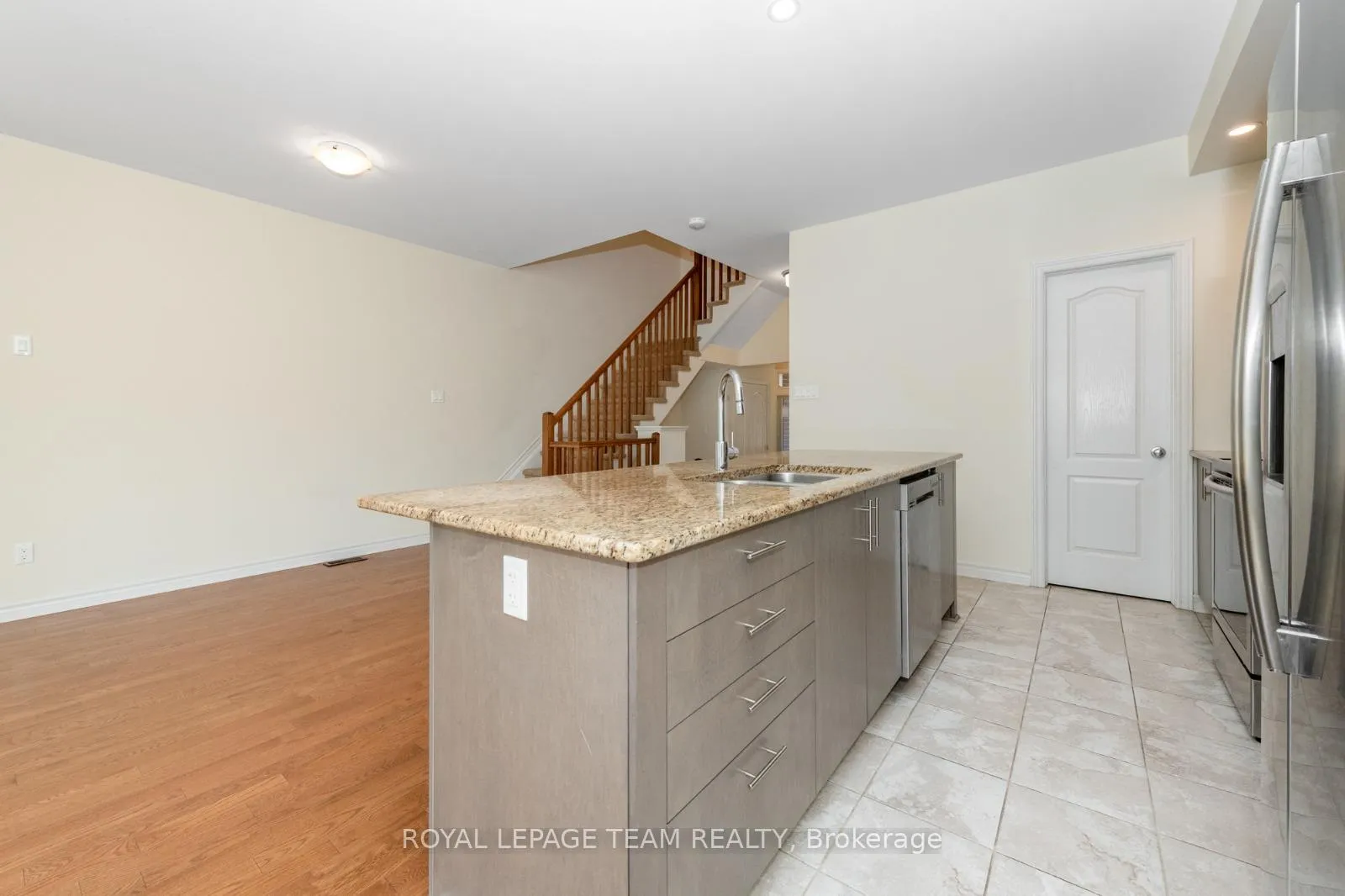 Photo 8 of 711 Sora Way, Ottawa, Blossom Park/Kemp Park/Findlay Creek — HOMEH