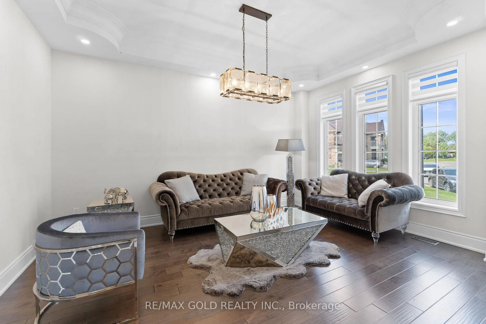 Photo 4 of 40 Autumn Olive Way, Brampton, Toronto Gore Rural Estate — HOMEH