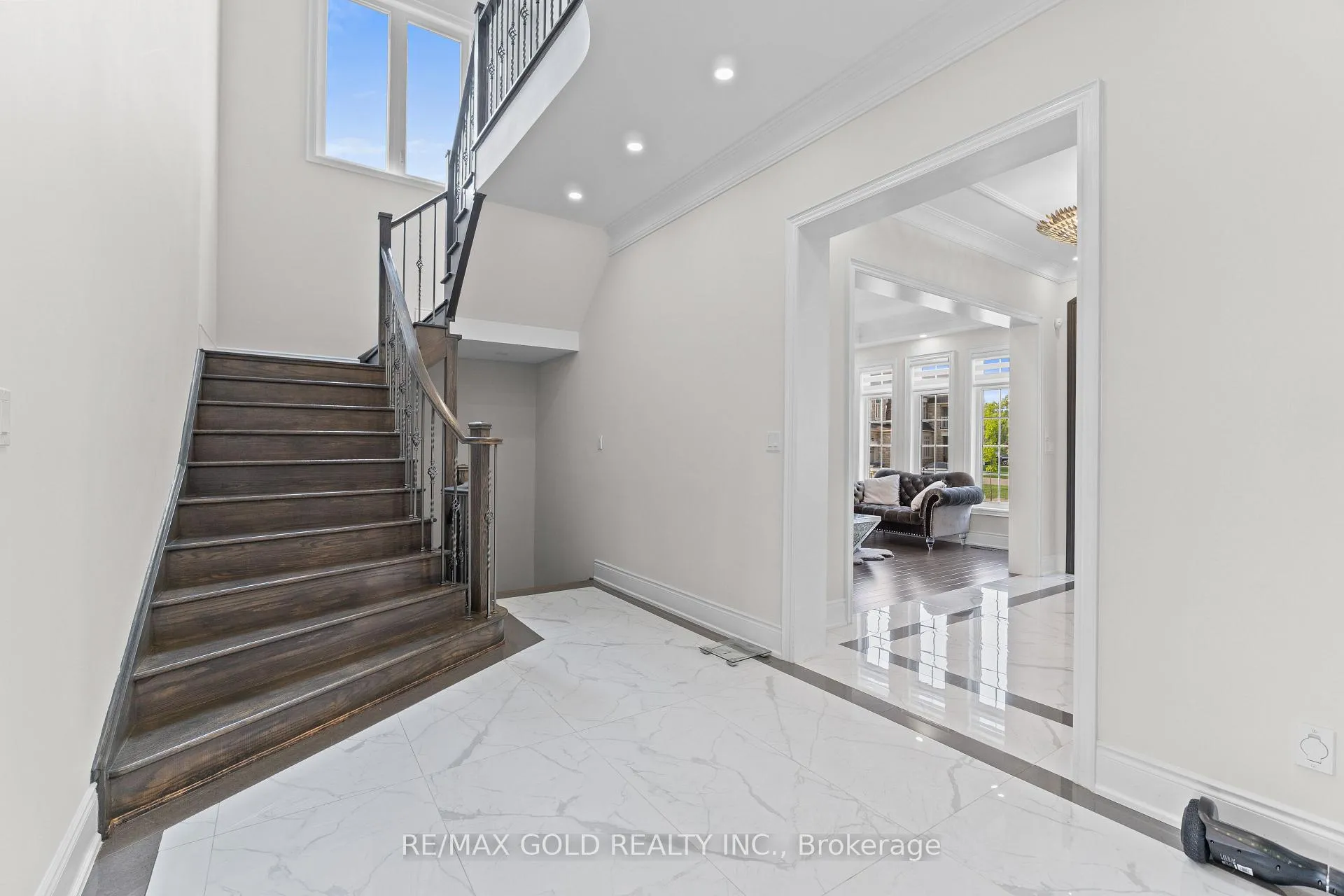 Photo 9 of 40 Autumn Olive Way, Brampton, Toronto Gore Rural Estate — HOMEH