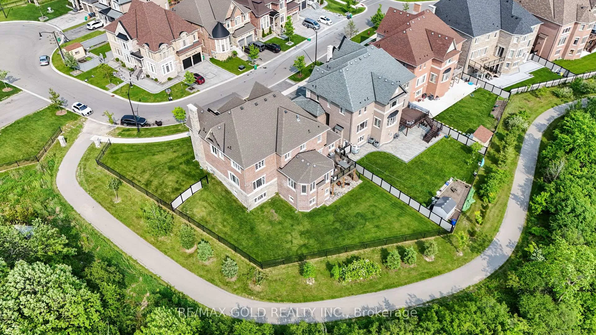 Photo 34 of 40 Autumn Olive Way, Brampton, Toronto Gore Rural Estate — HOMEH