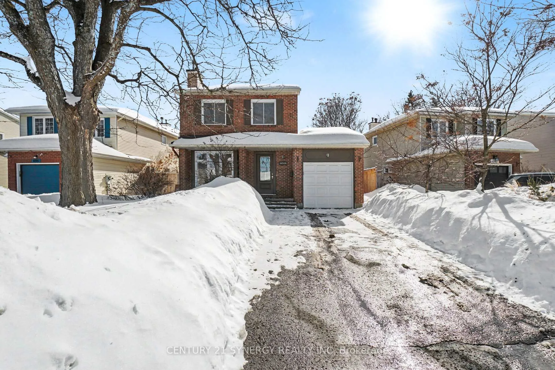 Photo 3 of 6044 Willowbark Drive, Ottawa, Chapel Hill — HOMEH