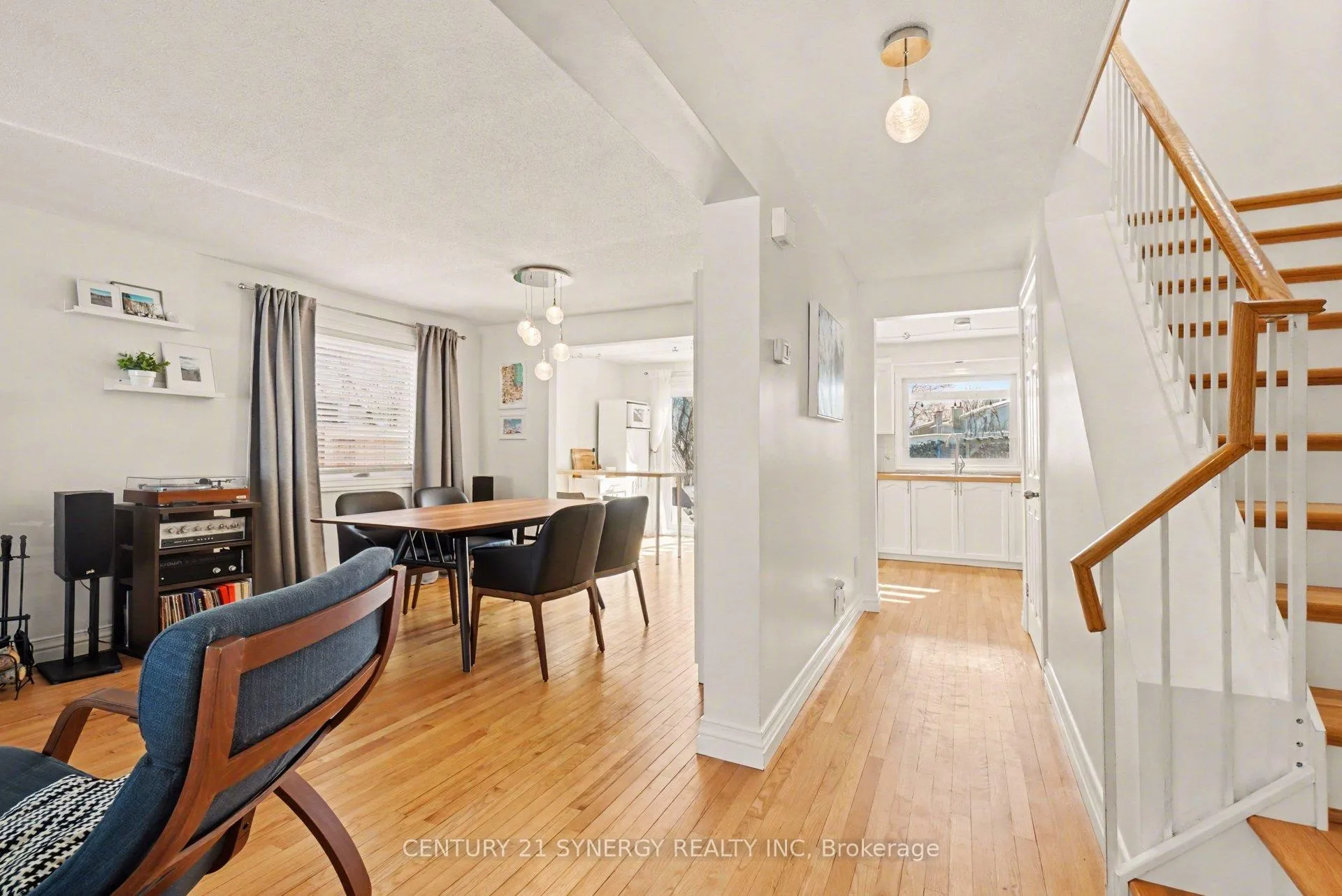 Photo 4 of 6044 Willowbark Drive, Ottawa, Chapel Hill — HOMEH