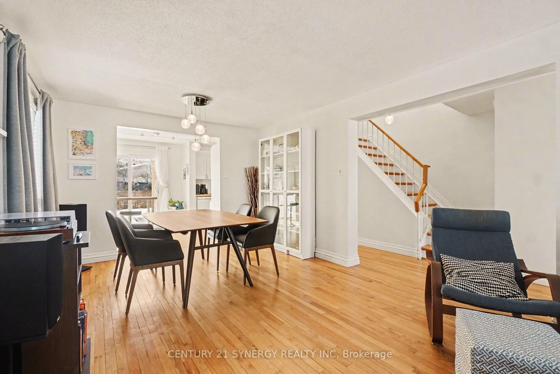 Photo 10 of 6044 Willowbark Drive, Ottawa, Chapel Hill — HOMEH
