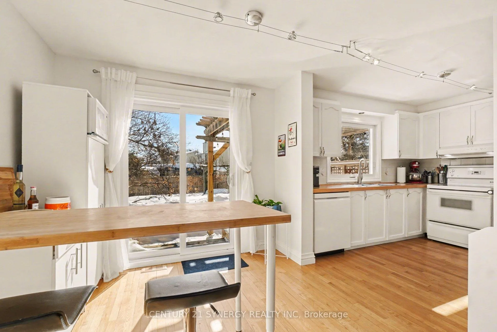 Photo 16 of 6044 Willowbark Drive, Ottawa, Chapel Hill — HOMEH